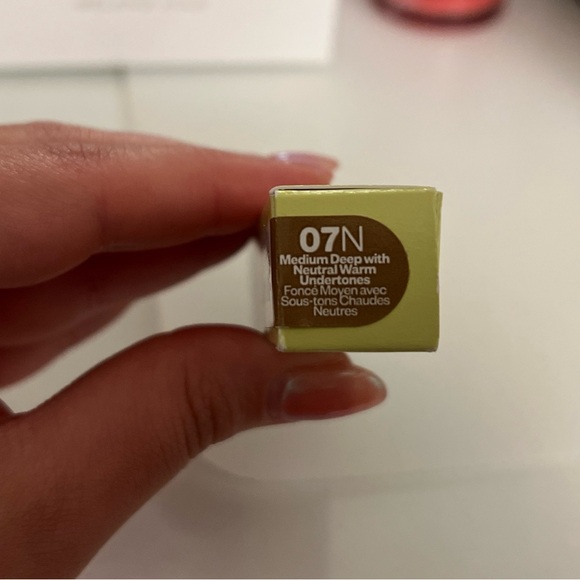 Kosas Revealer Concealer - Picture 2 of 3